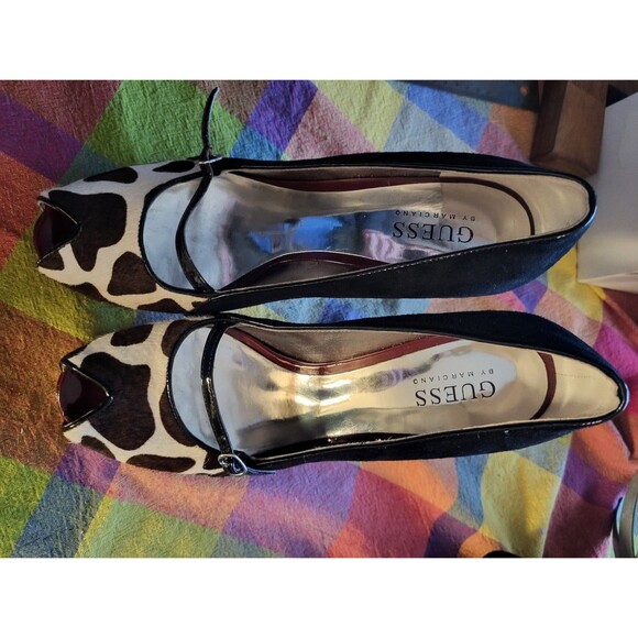 Guess Size 6.5 Cow Print 4.5 heel like new - Picture 2 of 6